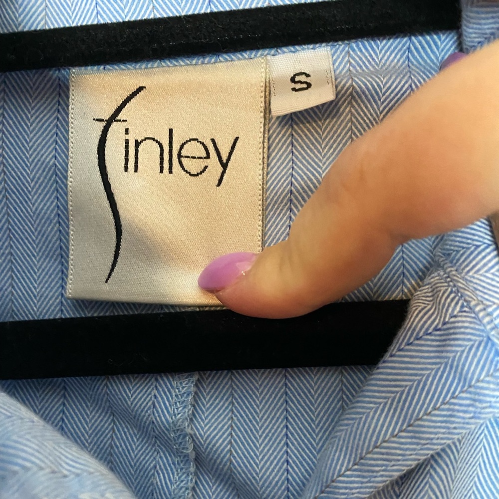 Finley Savoy Button Down Shirt With Flare Sleeves Size Small - Picture 7 of 7